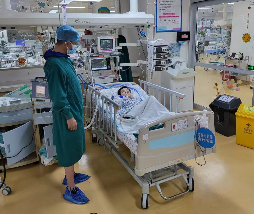 雅江县跨省救护车出租公司