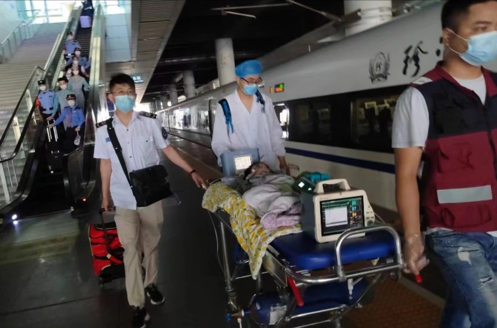 雅江县高铁转运公司